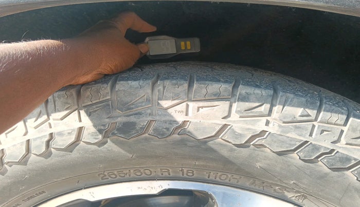 2022 Mahindra ALTURAS G4 2WD AT, Diesel, Automatic, 74,865 km, tyre