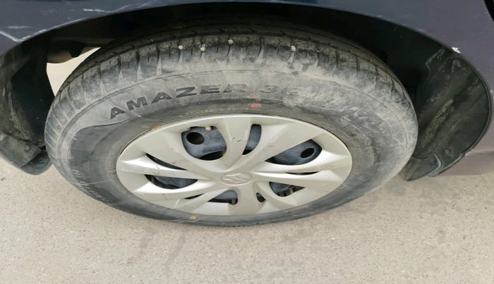 2018 Maruti Swift VDI AMT, Diesel, Automatic, 1,16,339 km, tyre