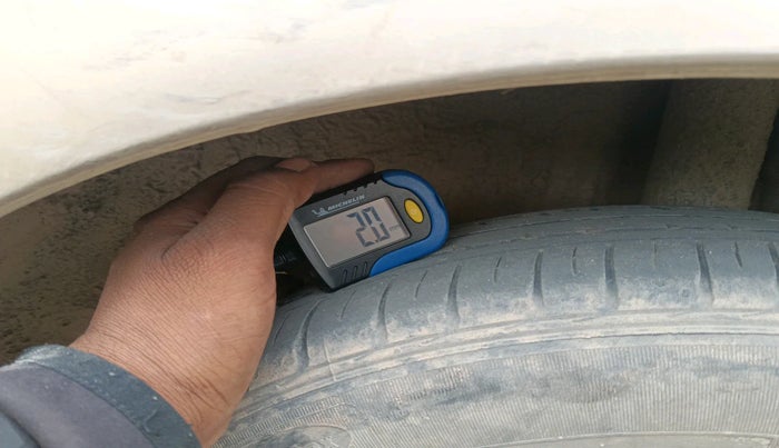 2011 Toyota Etios VX, Petrol, Manual, 97,140 km, tyre