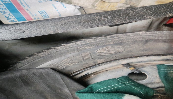 2018 Maruti Wagon R 1.0 VXI, Petrol, Manual, 90,196 km, tyre