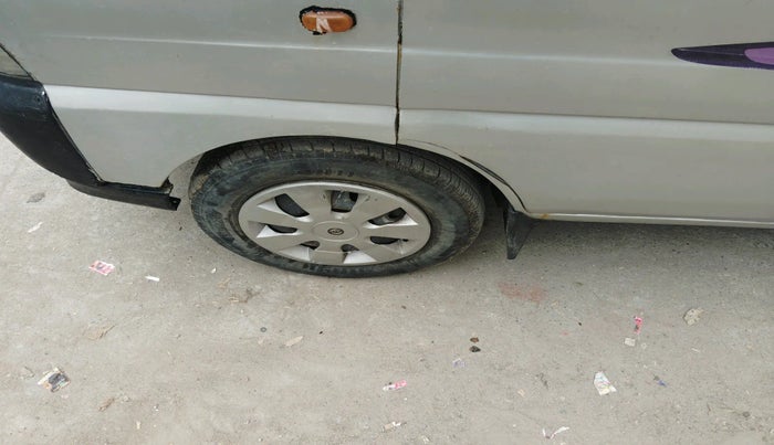 2011 Maruti Eeco 5 STR WITH A/C+HTR, Petrol, Manual, 3,00,000 km, tyre