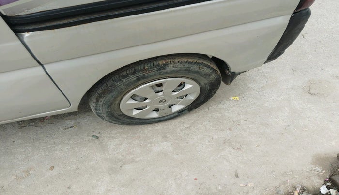 2011 Maruti Eeco 5 STR WITH A/C+HTR, Petrol, Manual, 3,00,000 km, tyre