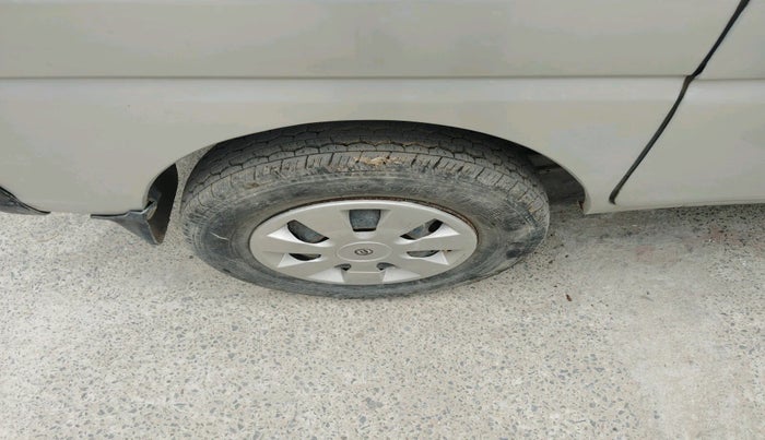 2011 Maruti Eeco 5 STR WITH A/C+HTR, Petrol, Manual, 3,00,000 km, tyre