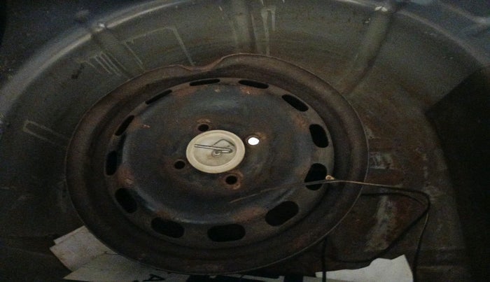 2012 Ford Figo ZXI 1.2 PETROL, Petrol, Manual, 81,136 km, tyre