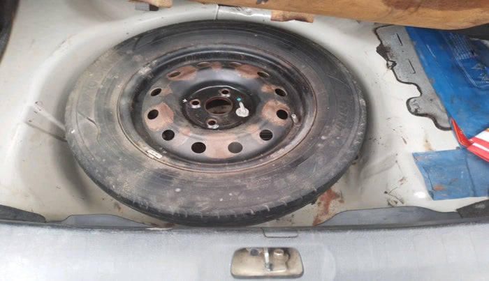 2013 Maruti Swift Dzire VXI, Petrol, Manual, 1,52,091 km, tyre