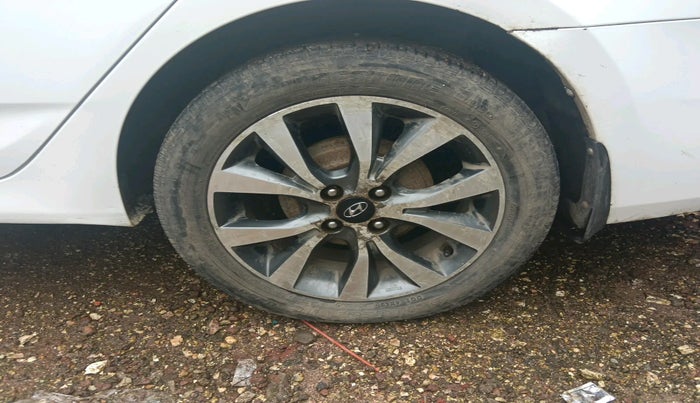 2017 Hyundai Verna 1.6 CRDI SX, Diesel, Manual, 39,642 km, tyre