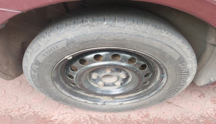 2010 Maruti SX4 VXI, Petrol, Manual, 2,10,391 km, tyre