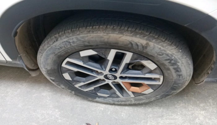 2022 Hyundai VENUE SX 1.5 CRDI, Diesel, Manual, 17,295 km, tyre