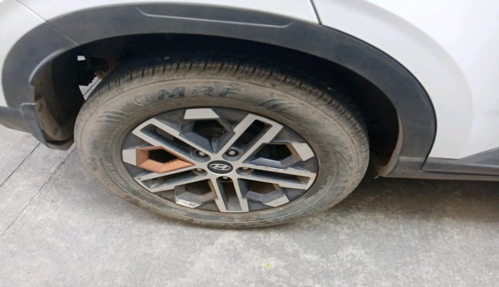 2022 Hyundai VENUE SX 1.5 CRDI, Diesel, Manual, 17,295 km, tyre