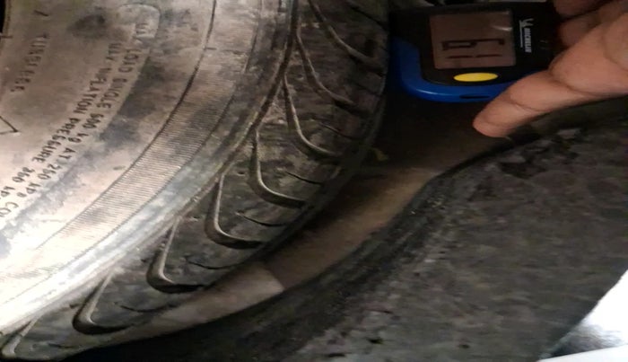 2011 Volkswagen Vento HIGHLINE PETROL AT, Petrol, Automatic, 59,796 km, tyre