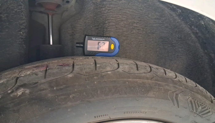 2011 Volkswagen Vento HIGHLINE PETROL AT, Petrol, Automatic, 59,796 km, tyre