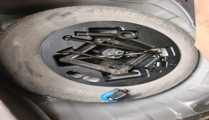 2012 Hyundai i10 MAGNA 1.2, Petrol, Manual, 66,251 km, tyre