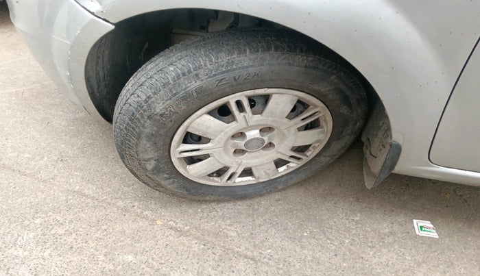 2010 Fiat Grand Punto ACTIVE 1.2, Petrol, Manual, 90,098 km, tyre