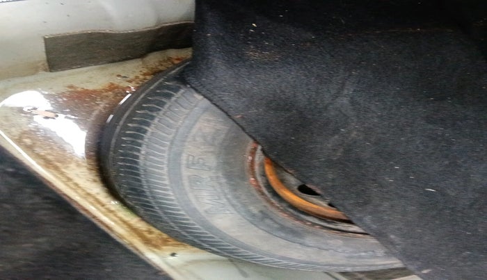 2010 Fiat Grand Punto ACTIVE 1.2, Petrol, Manual, 90,098 km, tyre