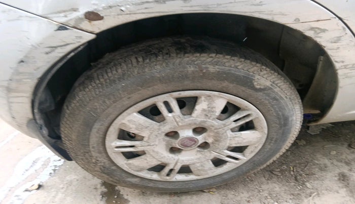 2010 Fiat Grand Punto ACTIVE 1.2, Petrol, Manual, 90,098 km, tyre