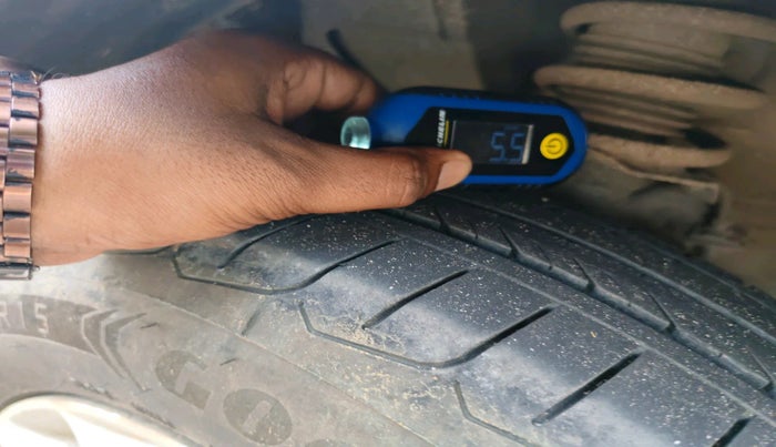 2017 Nissan Sunny XV CVT, Petrol, Automatic, 53,356 km, tyre