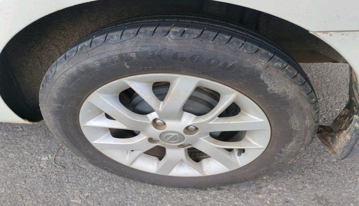 2017 Nissan Sunny XV CVT, Petrol, Automatic, 53,356 km, tyre