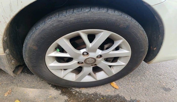 2017 Nissan Sunny XV CVT, Petrol, Automatic, 53,356 km, tyre