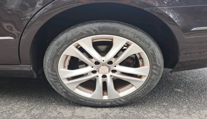 2012 Mercedes Benz E Class E 350 CDI ELEGANCE, Diesel, Automatic, 1,60,131 km, tyre