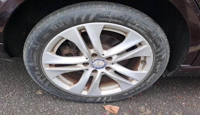 2012 Mercedes Benz E Class E 350 CDI ELEGANCE, Diesel, Automatic, 1,60,131 km, tyre