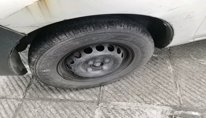 2013 Maruti Alto 800 VXI, Petrol, Manual, 31,977 km, tyre