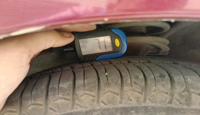 2014 Hyundai i10 SPORTZ 1.1, Petrol, Manual, 50,561 km, tyre