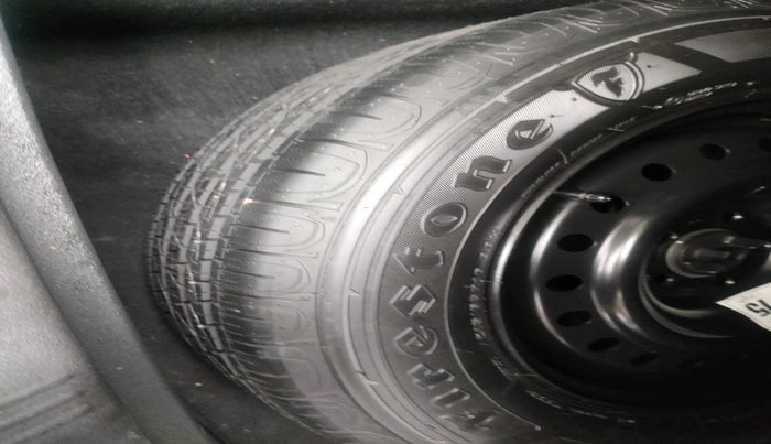 2022 Jeep Compass MODEL S (O) 1.4 PETROL DCT, Petrol, Automatic, 81,361 km, tyre