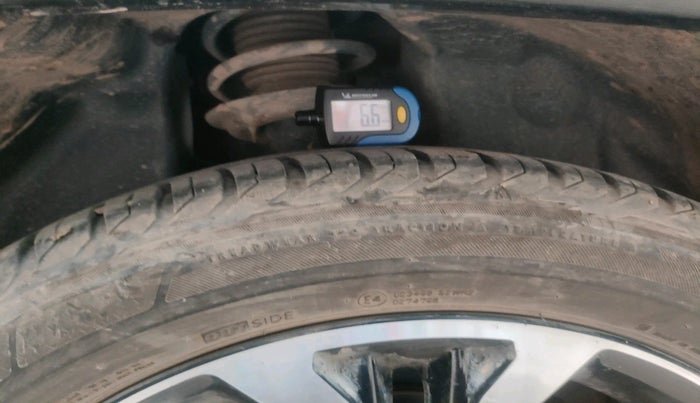 2022 Jeep Compass MODEL S (O) 1.4 PETROL DCT, Petrol, Automatic, 81,361 km, tyre