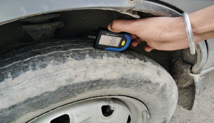 2015 Maruti Eeco 7 STR, Petrol, Manual, 47,559 km, tyre