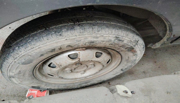 2015 Maruti Eeco 7 STR, Petrol, Manual, 47,559 km, tyre