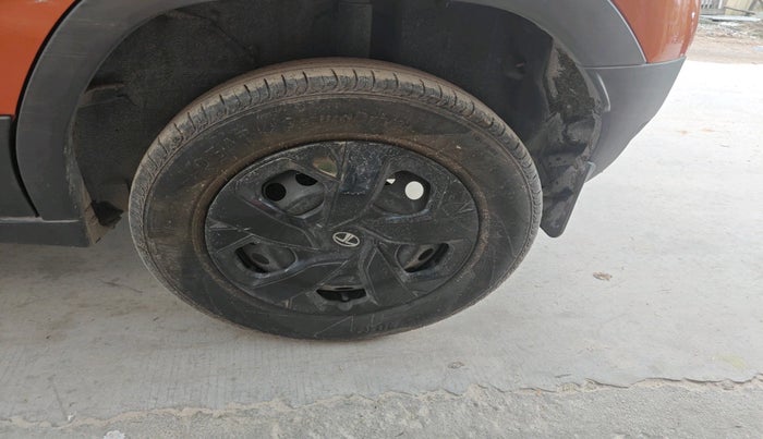 2023 Tata PUNCH ADVENTURE AMT, Petrol, Automatic, 6,327 km, tyre