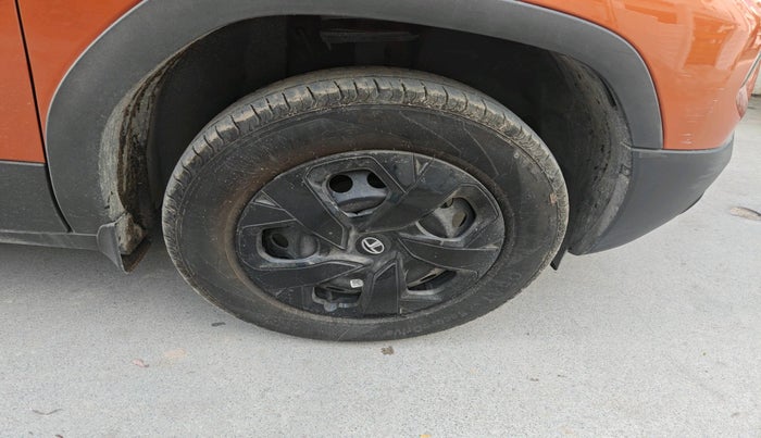 2023 Tata PUNCH ADVENTURE AMT, Petrol, Automatic, 6,327 km, tyre