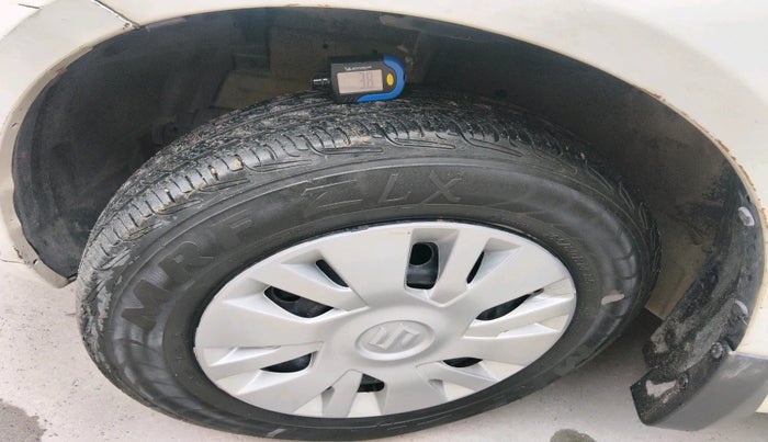 2016 Maruti Swift VXI, Petrol, Manual, 1,08,396 km, tyre