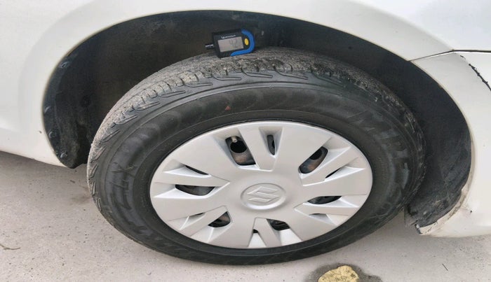 2016 Maruti Swift VXI, Petrol, Manual, 1,08,396 km, tyre