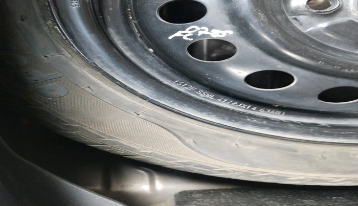 2016 Maruti Wagon R 1.0 VXI, Petrol, Manual, 61,667 km, tyre