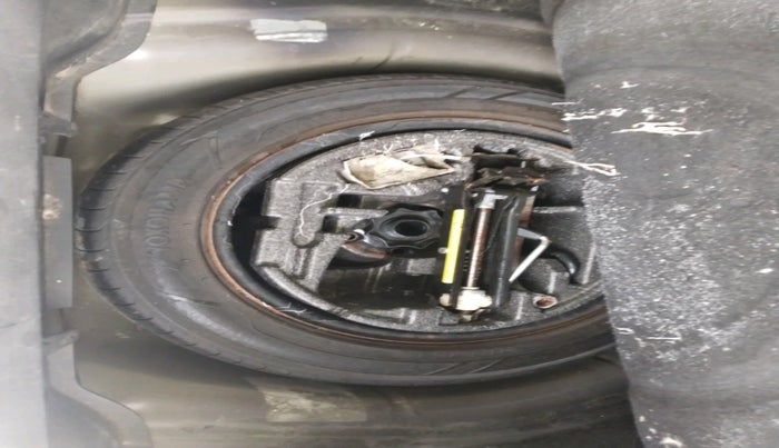 2011 Skoda Superb ELEGANCE 2.0 TDI CR AT, Diesel, Automatic, 1,25,150 km, tyre