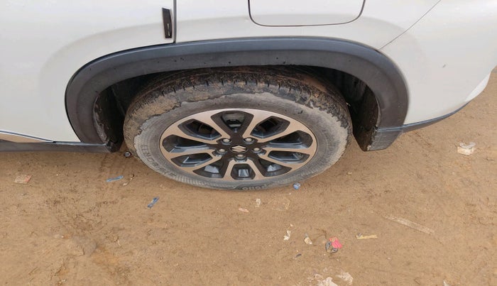 2023 Maruti Grand Vitara DELTA CNG, Petrol, Manual, 27,274 km, tyre