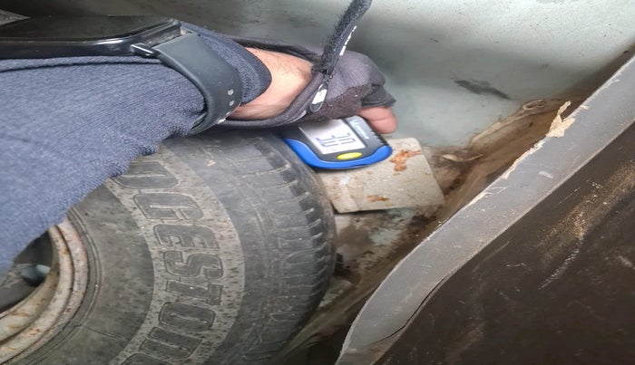 2013 Hyundai i10 MAGNA 1.2, Petrol, Manual, 98,649 km, tyre