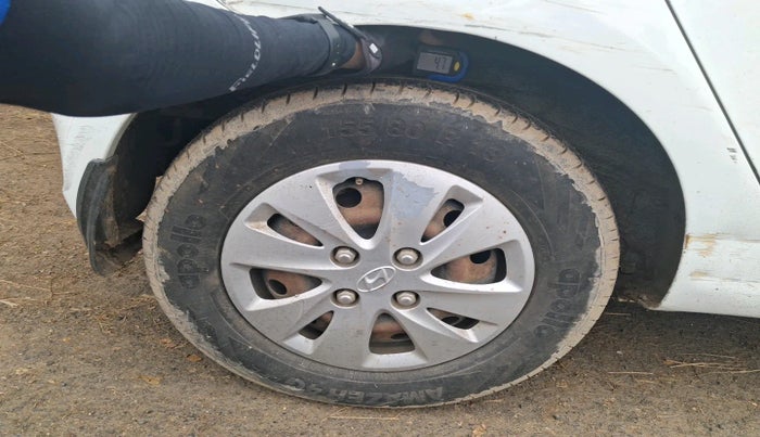 2013 Hyundai i10 MAGNA 1.2, Petrol, Manual, 98,649 km, tyre