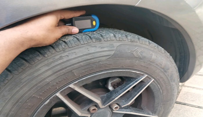 2022 Maruti Dzire VXI AMT, Petrol, Automatic, 55,892 km, tyre