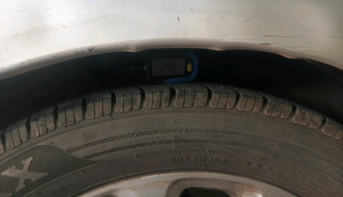 2012 Ford Figo ZXI 1.4 DIESEL, Diesel, Manual, 1,16,855 km, tyre