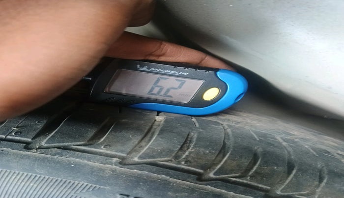 2015 Hyundai Elite i20 ASTA 1.2, Petrol, Manual, 38,027 km, tyre