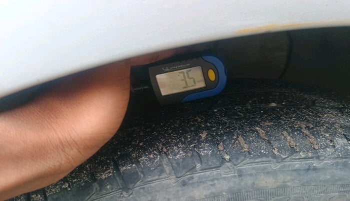 2015 Hyundai Elite i20 ASTA 1.2, Petrol, Manual, 38,027 km, tyre