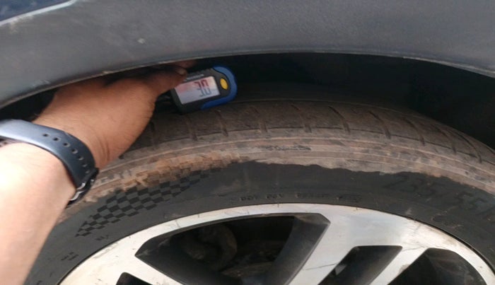 2017 Tata Hexa XTA 4X2 6 STR, Diesel, Automatic, 1,44,247 km, tyre