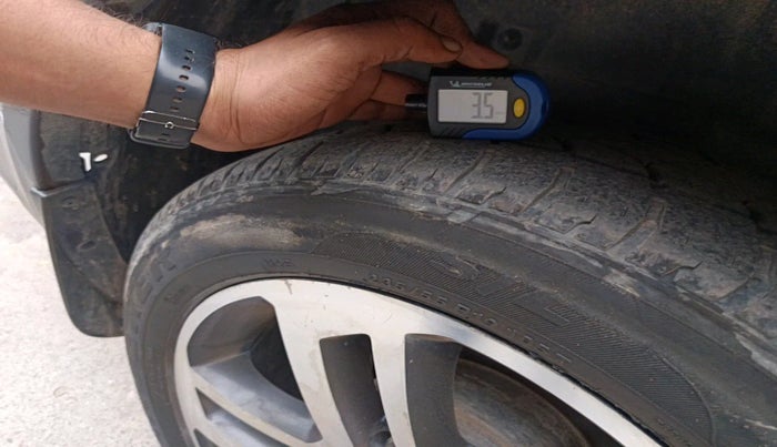 2017 Tata Hexa XTA 4X2 6 STR, Diesel, Automatic, 1,44,247 km, tyre