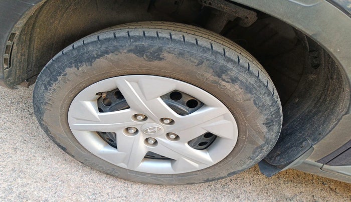 2020 Hyundai VENUE S 1.2, Petrol, Manual, 54,923 km, tyre