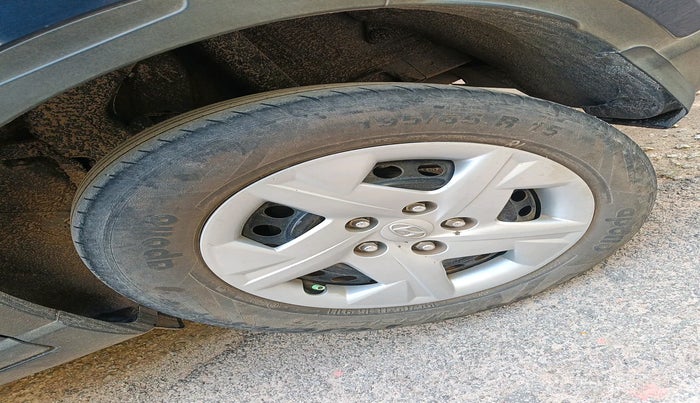 2020 Hyundai VENUE S 1.2, Petrol, Manual, 54,923 km, tyre