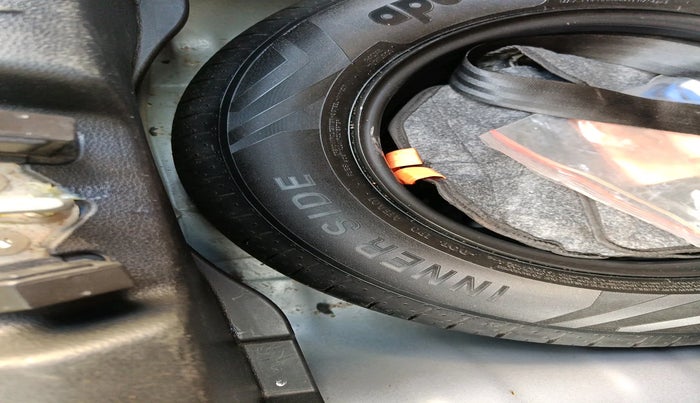 2020 Hyundai VENUE S 1.2, Petrol, Manual, 54,923 km, tyre