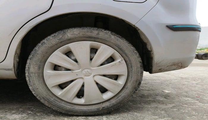 2017 Maruti Ertiga VXI, Petrol, Manual, 1,47,970 km, tyre