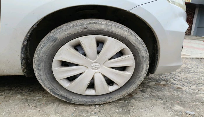 2017 Maruti Ertiga VXI, Petrol, Manual, 1,47,970 km, tyre